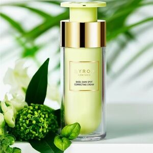 ❤️HOST PICK❤️Byroe basil dark spot correcting cream